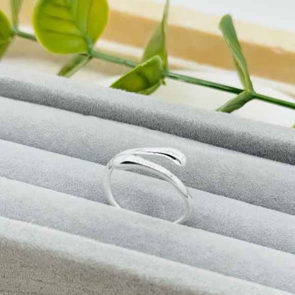 925 Sterling Silver Waterdrop Design Open Ring, Unisex Hand Accessory. - Picture 9 of 16